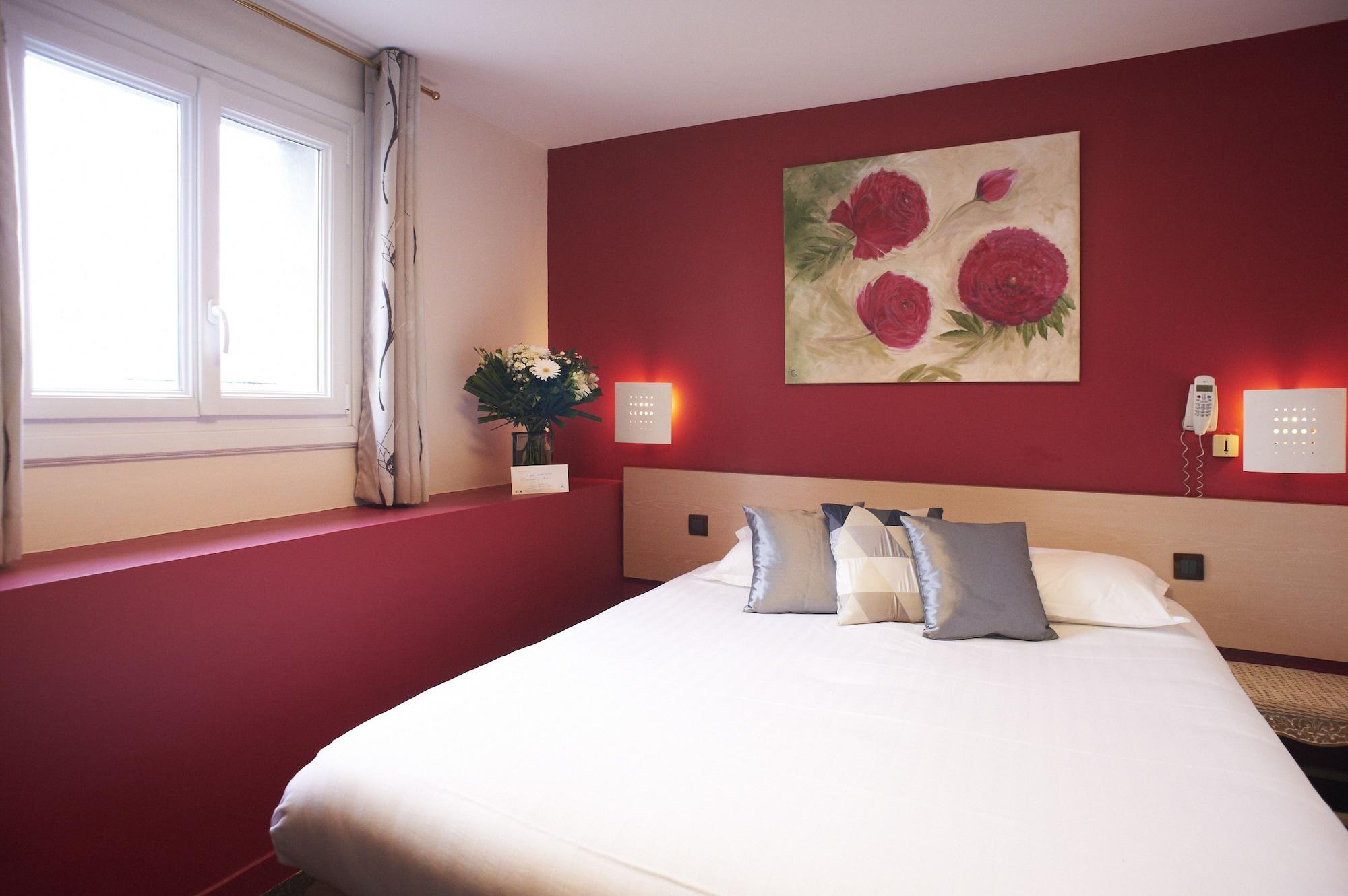 Logis Duquesne Hotel 2*