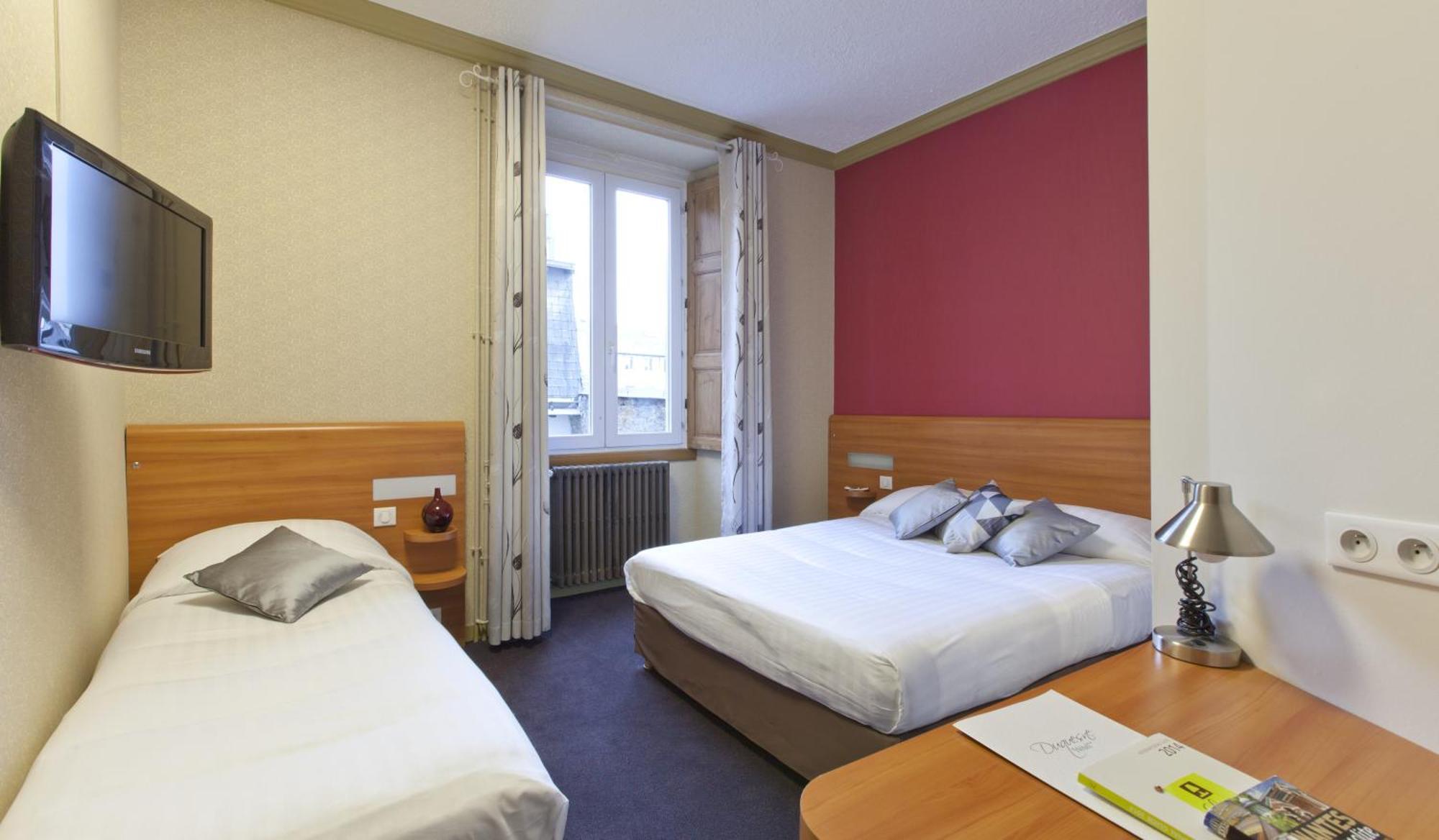 Logis Duquesne Hotel 2*