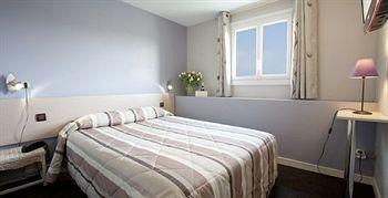 Hotel Logis Duquesne 2*
