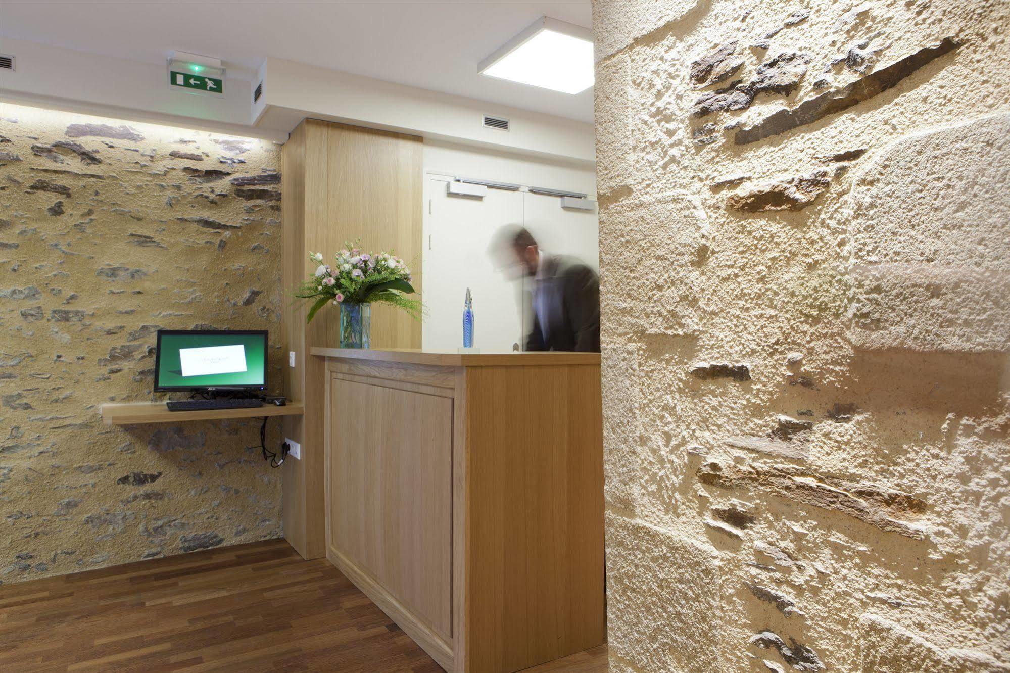 Logis Duquesne Hotel 2*
